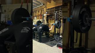 Bench press 152kg(335lb)