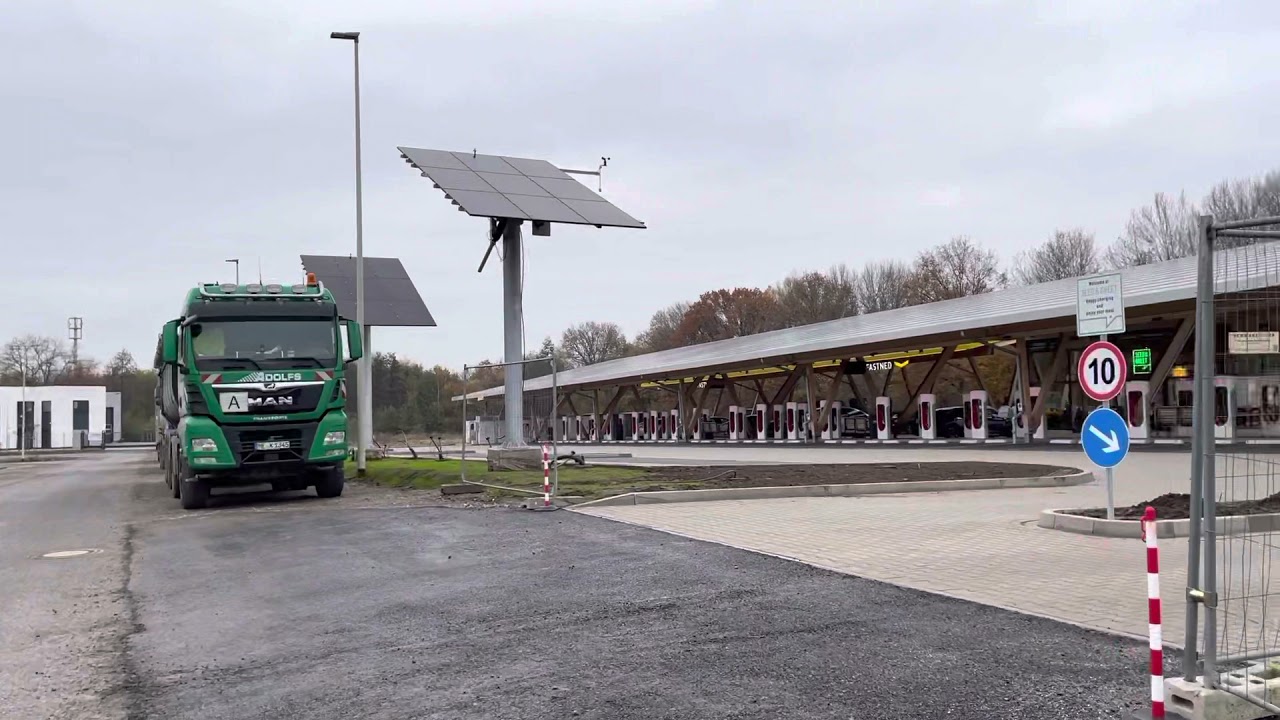Rundgang über den Seed&Greet kurz nach der Fertigstellung der Haupteinfahrt