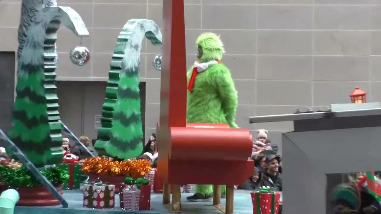 2024 Montreal Santa Claus Parade