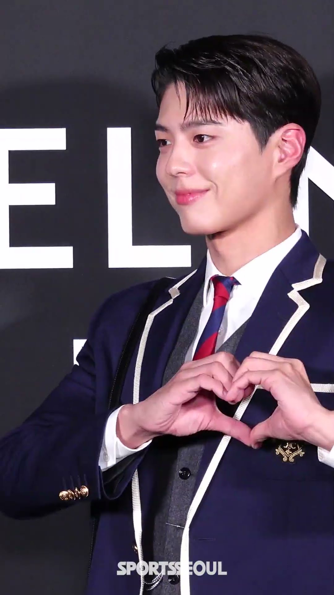 '31세' 박보검, 위화감 無  넘사벽 교복핏 #ParkBogum