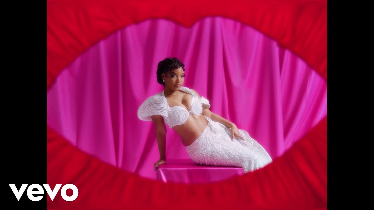 Halle - Back and Forth (Valentine Visualizer)