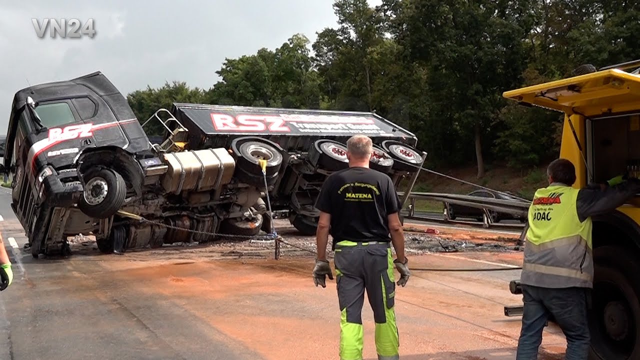 VN24 — Самосвал с полуприцепом перевернулся на автостраде А2 — документальный фильм о восстановлении