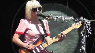 The Joy Formidable- Whirring ( live lollapalooza 2011 )