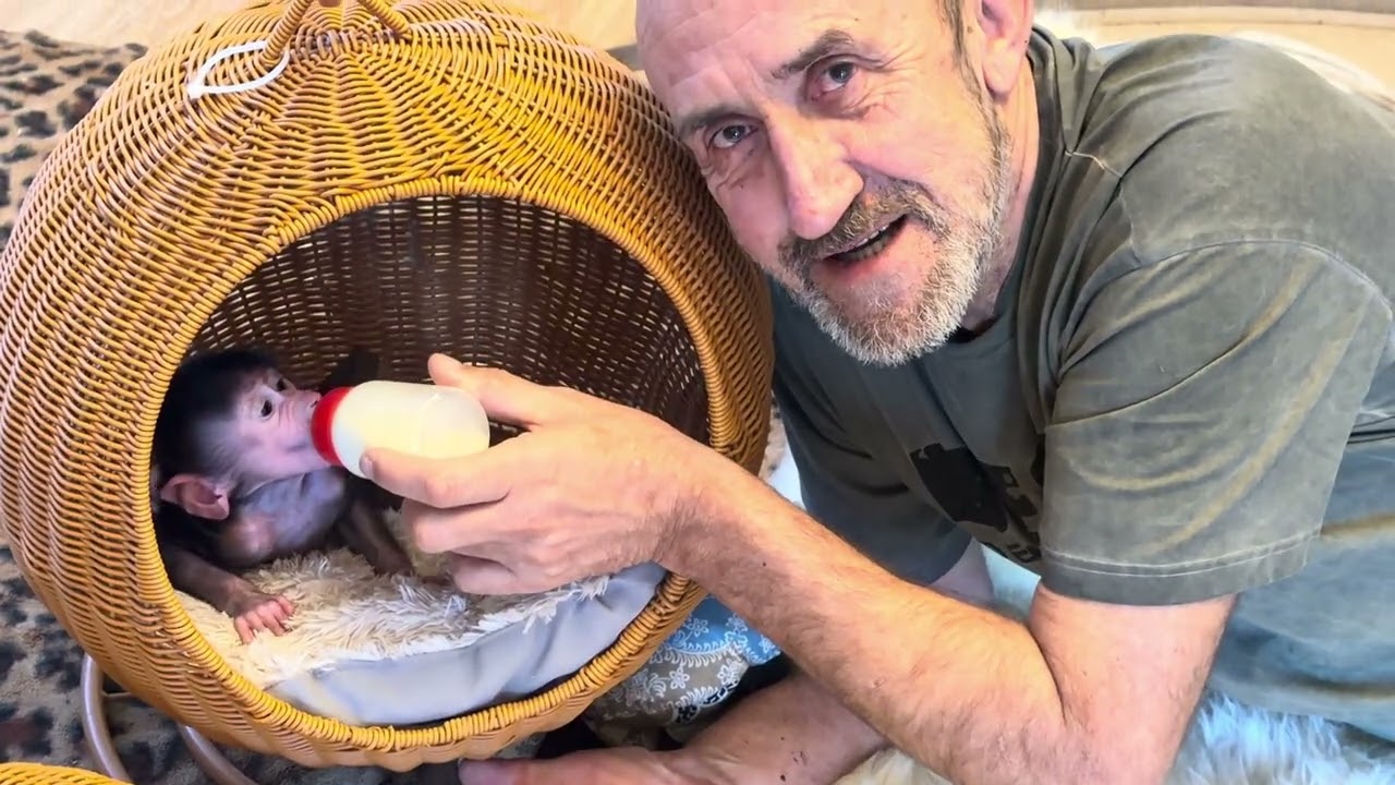 Это НАДО ВИДЕТЬ! Николь показывает мне что памперс ей нужно поменять❤️