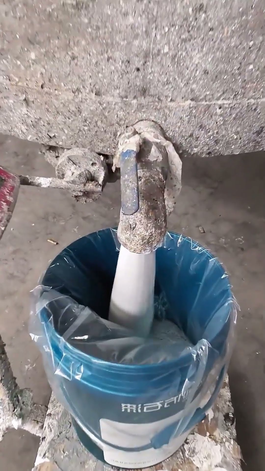 Water sand stone paint canning process- Good tools and machinery make work easy