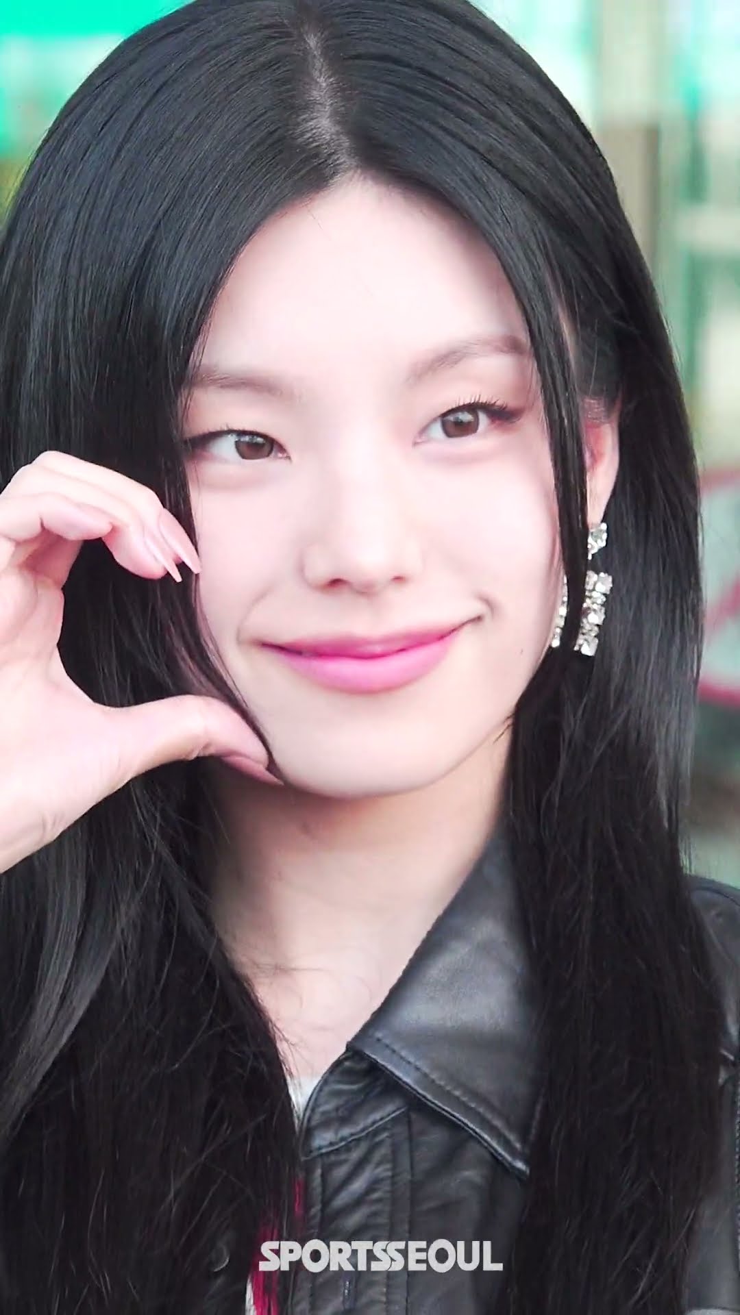있지 예지, 냥이가 라이더 재킷을 입었어요