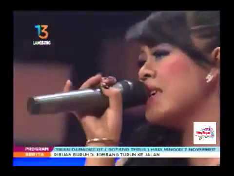 Menyulam kain rapuh. Nury.  @dhogerproduction7462