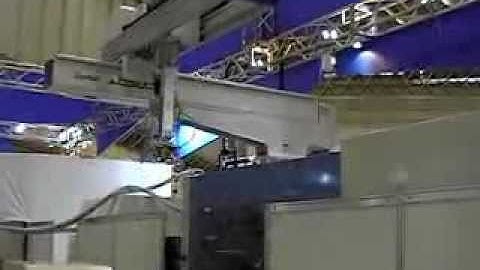 Yushin RAII-a-400D Injection Molding Take-out Robot