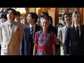 مترجم للعربي من زياره بتس للقصر الرئيسي برفقه  رئيسه المكسيك حالتي