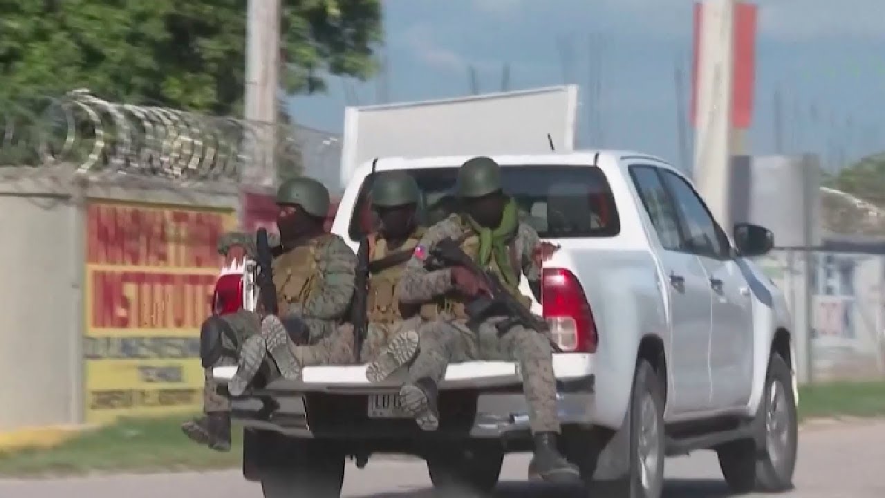 Группа вооруженных людей попыталась захватить международный аэропорт Гаити