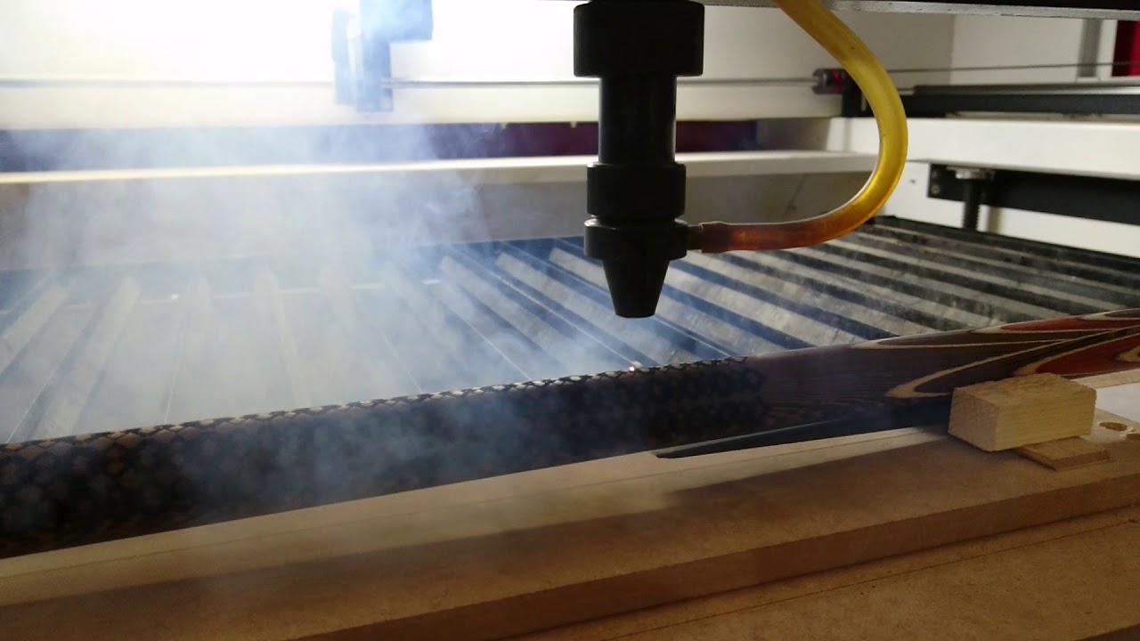 Гравировка на бильярдном кие - YouTube