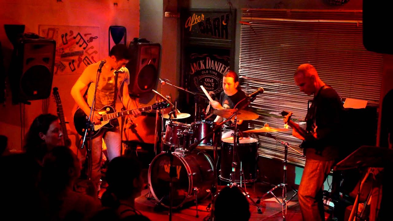 Hybrid meson Instrumental.m2t