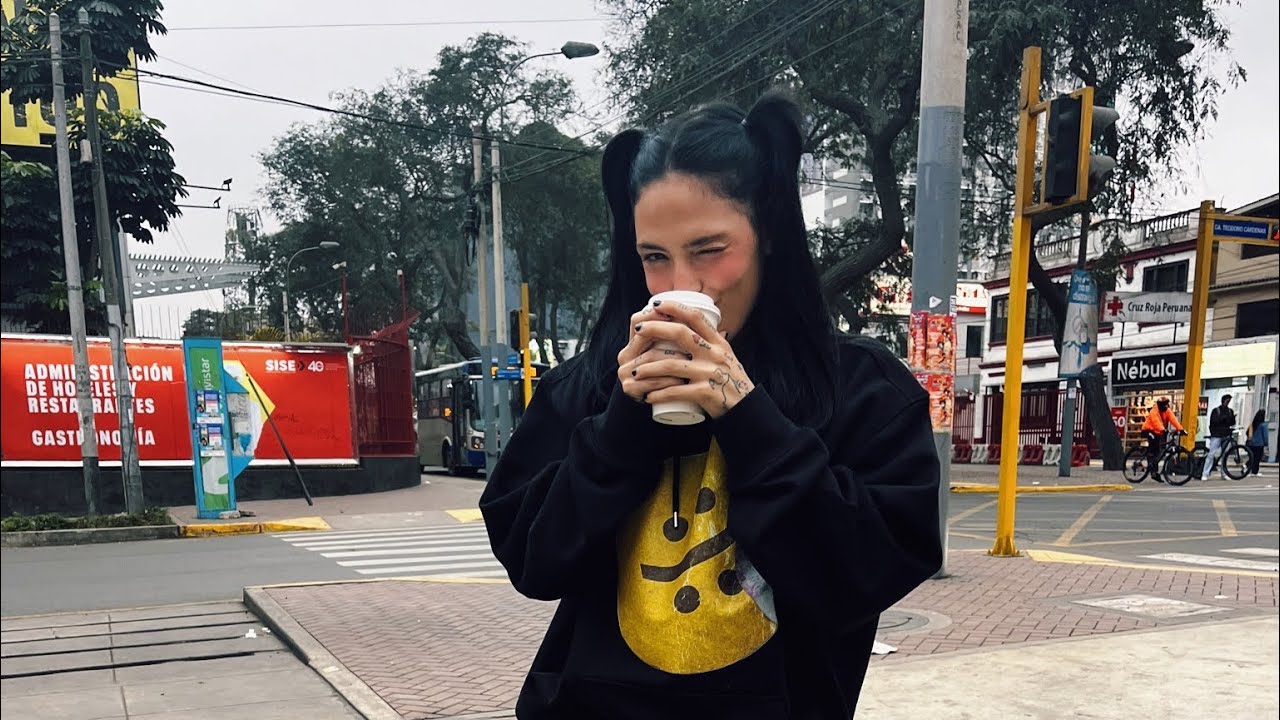 Bésame Bonito - En el Black Room Session - Carmen Deleon - (Live)