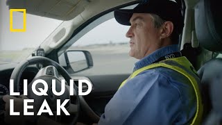 Mysterious Substance Leaks from Landing Aircraft | Inside Sydney Airport | National Geographic UK
