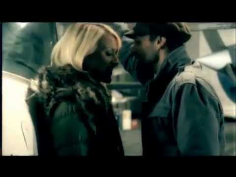 Demet Akalın - Aşkın Açamadığı Kapı