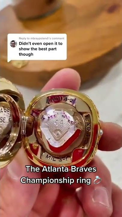 Their ring really has lights in it 😳❄️💍