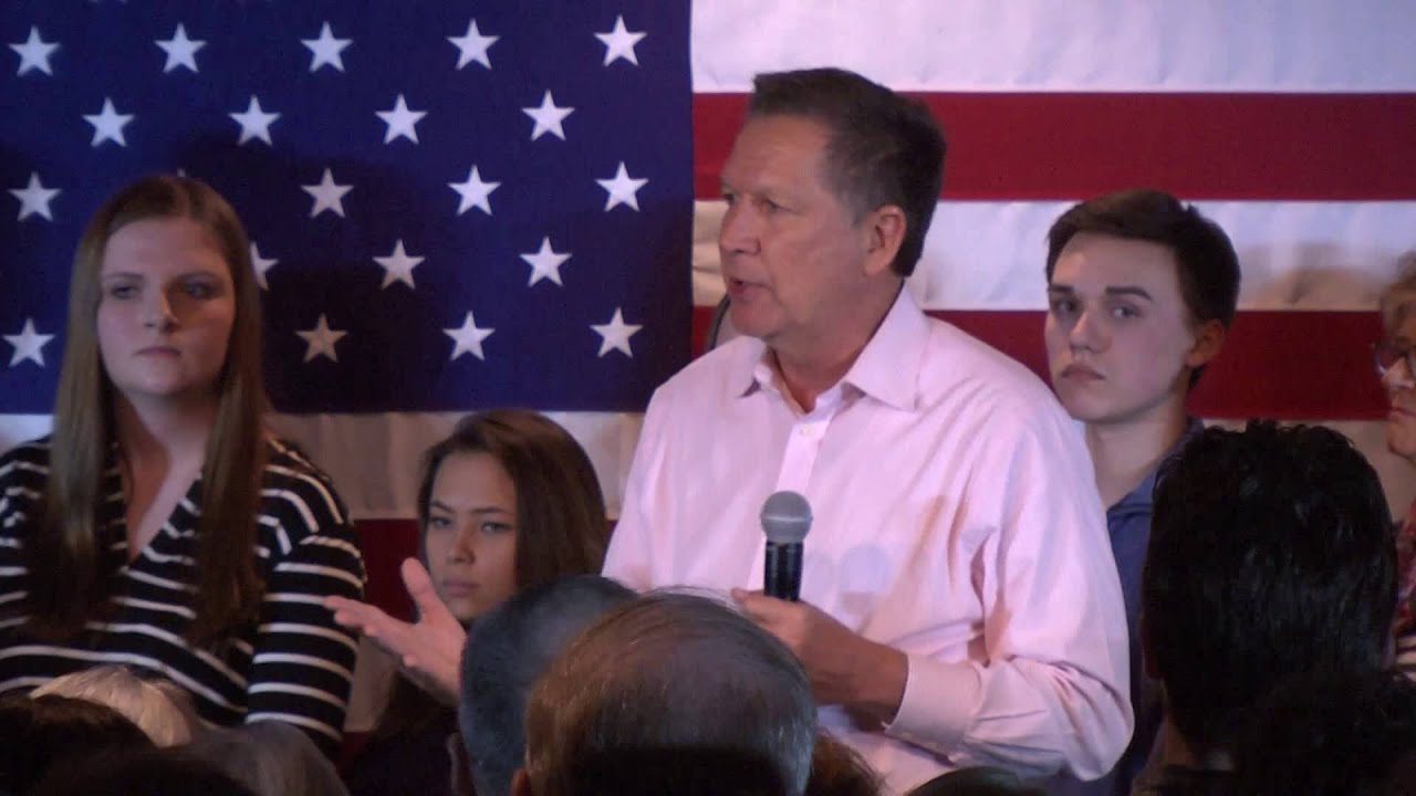 Gov. John Kasich talks issues at local town hall