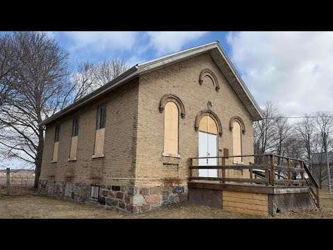 Exploring a historical ABANDONED school house dating back to the mid 1800s 
