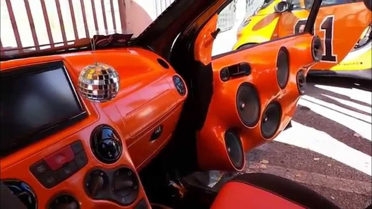 Audio tuning. Хай фай авто. Hi Fi автомобиль салон. Аудио тюнинг. Hi Fi автомобиль китайский.