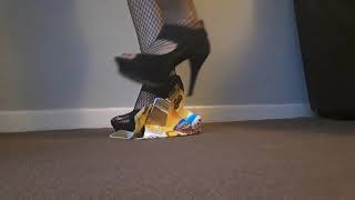 Crushing - High Heels Press And Crush Paper Boxes