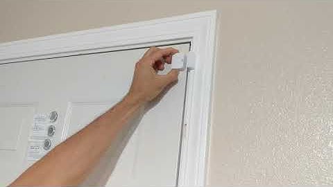 HOW TO CHANGE THE BATTERY ON A SIMPLISAFE ENTRY SENSOR