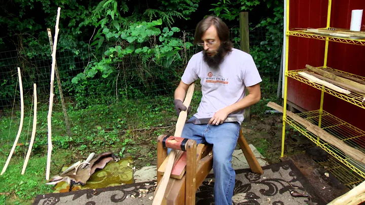 Traditional Bowyer Chris Riley of Floyd County, Ke...