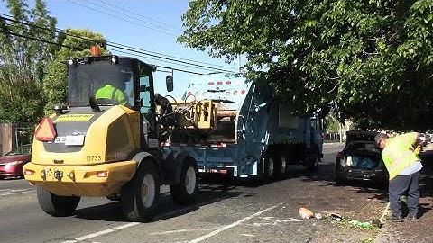 Autocar ACX - New Way King Cobra Rear Loader Garbage Truck