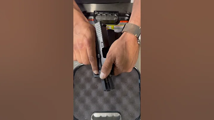 G26 VS P365 #pewpew #glock #sig #pewpew #youtubeshorts #ahorts #homedefense #selfdefance #edc #ufc