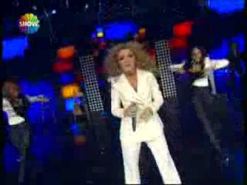 Hadise - Fast Life & I Kissed A Girl (Show TV 2012 Yılbaşı Konseri)