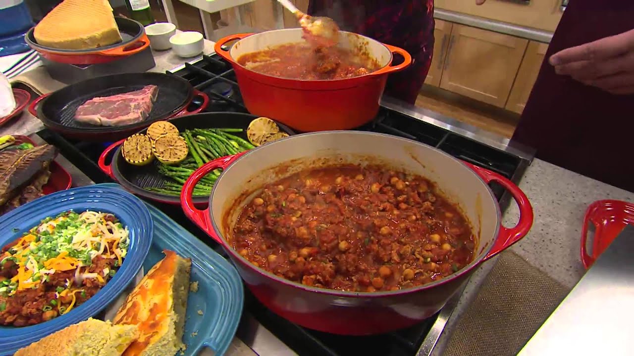 Le Creuset 4.5 qt Oval Dutch Oven w/Grill Pan Lid & Accessories on QVC 