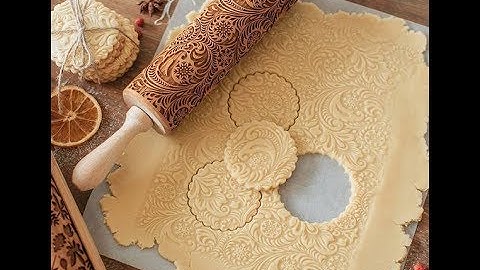CHRISTMAS EMBOSSING ROLLING PIN