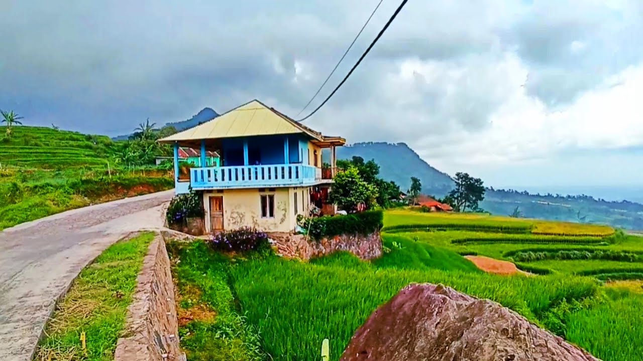 MIRIP DI SWISS !! WARUNG KOPI TENGAH SAWAH COCOK BUAT SANTAI MENIKMATI ALAM,,,,,,,,PELOSOK PEDESAAN