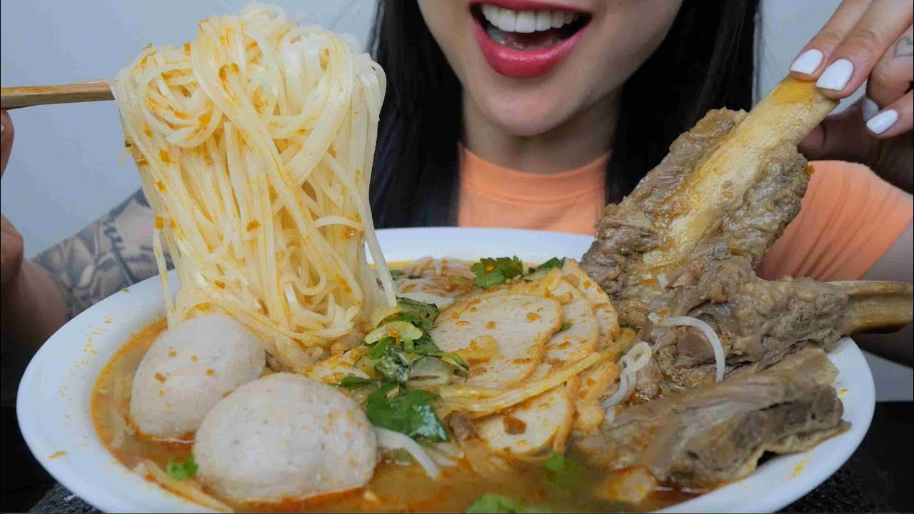 SPICY VIETNAMESE SOUP (ASMR EATING SOUNDS) NO TALKING | SAS-ASMR