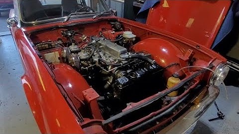 1972 Triumph Tr6 engine rebuild part 7   (installing the engine bay components)