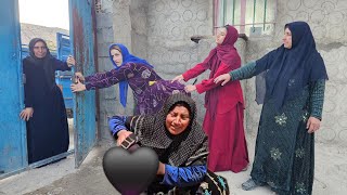 Download Lagu Tears by the Peren: The meeting of a strange woman distracted us from Najmeh's final journey  #peren MP3 Download Lagu Tears by the Peren: The meeting of a strange woman distracted us from Najmeh's final journey  #peren MP3