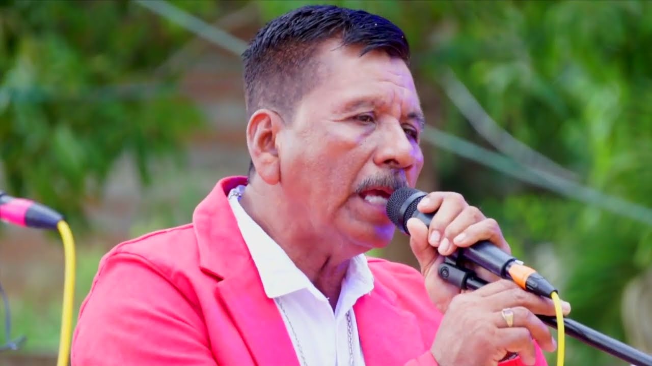 El Donny Y Sus Jrs - Quédate Sola/Ando Buscando Un Amor/Un Sueño