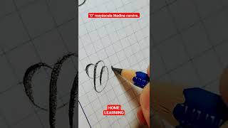 'O' mayúscula Madina cursiva.