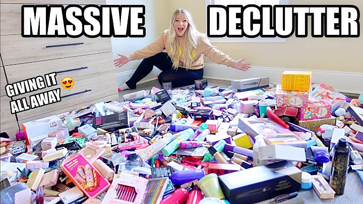 GETTING RID OF ALL MY MAKEUP (BIGGEST DECLUTTER EV...