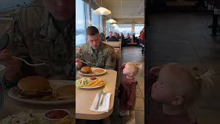 2YO Salutes Uniformed Soldier at Diner — What He Does Next Melted Everyone 😭🫡