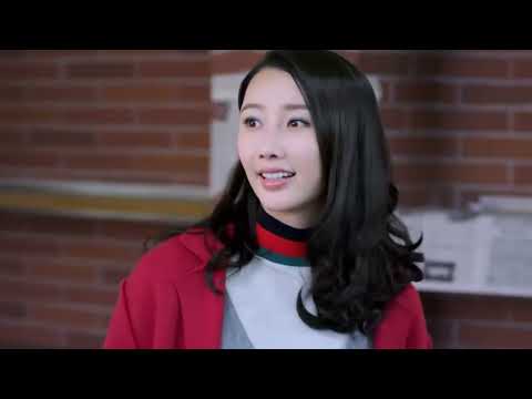 男友有了新歡，現任偷偷聯系，不料電話聲在身旁響起