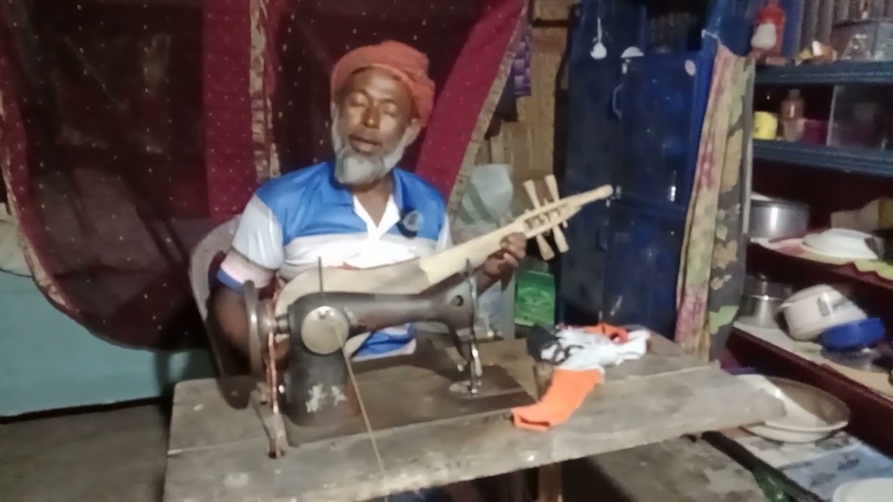 মোর খলিফা হাউসের ব্লাউজ কাটে