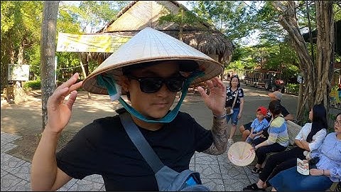2 Days in Can Tho - Floating Market Chợ Nổi Cái Răng, Temple, Amusement Park (Vietnam Pt7) | Vlog 53