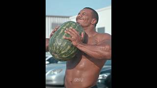 Bodybuilder Vs Akimbo