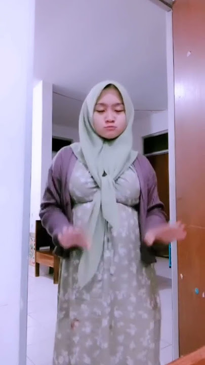 mom biti goyang hot #goyang #goyangtiktok #shortvideo #viral #video #viralvideo #bigo #hijabstyle