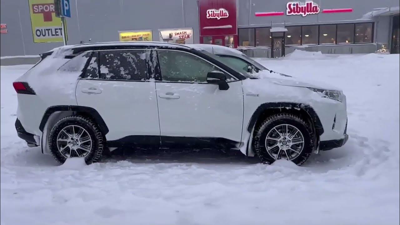Toyota rav4 hybrid is best to drive in the snow. - YouTube