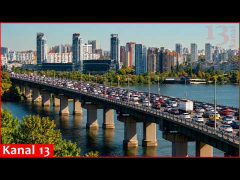Russian aerial strikes snarl traffic on 3 Kyiv bridges in a new disruption tactic