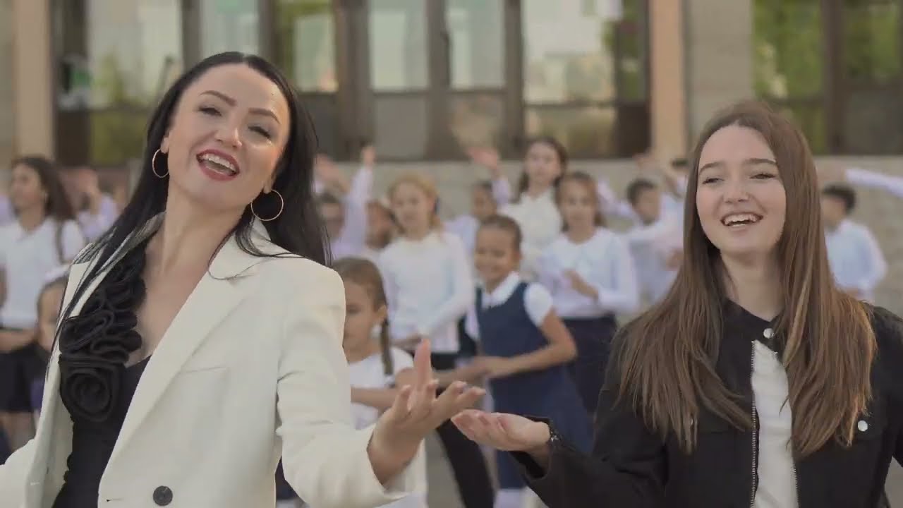 Victoria Ichim & Valeria Căpățină - ❤️Învățătorii mei❤️  (Official Video )