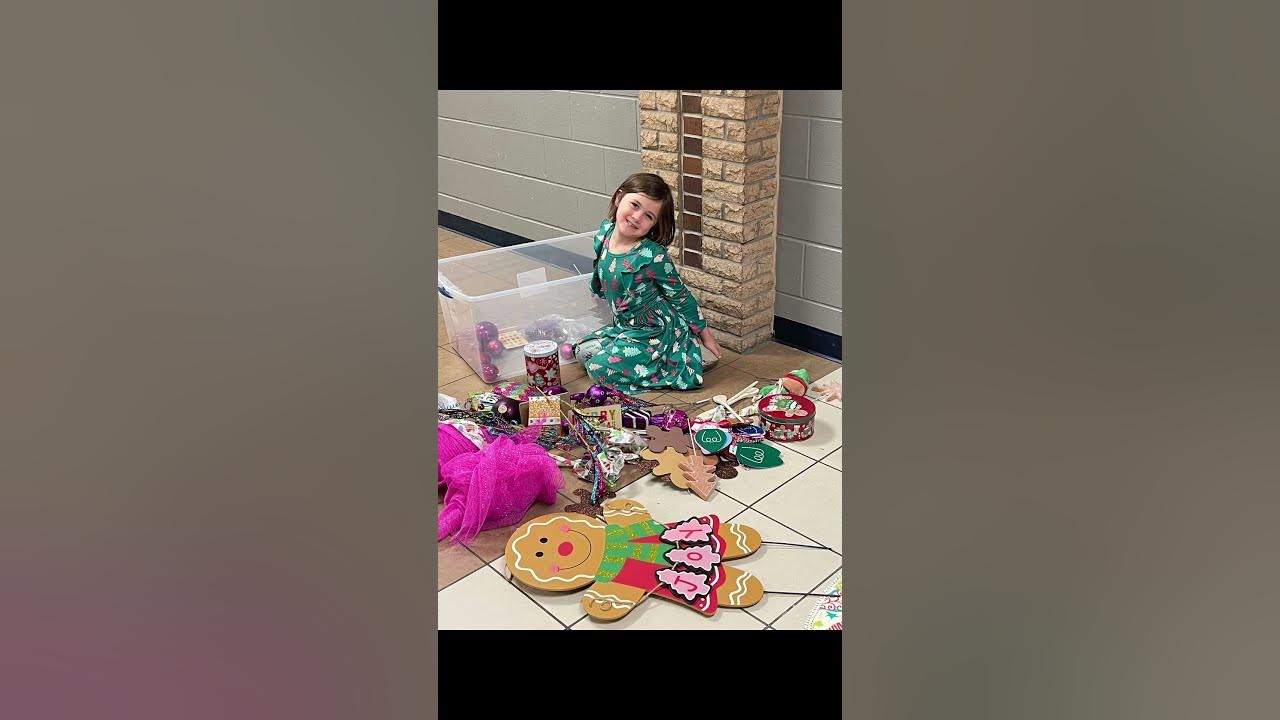 Deck the Halls 2023