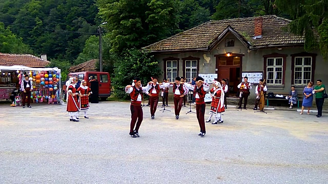 Концерт на ансамбъла за народни песни и танци Сливен в Раково