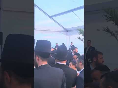 מוטי שטיינמץ מקבל את הצדיק המשגיח ר' דן  סגל בערב הצלת עולם התורה בדיל שבניו ג'רזי  #mottysteinmetz